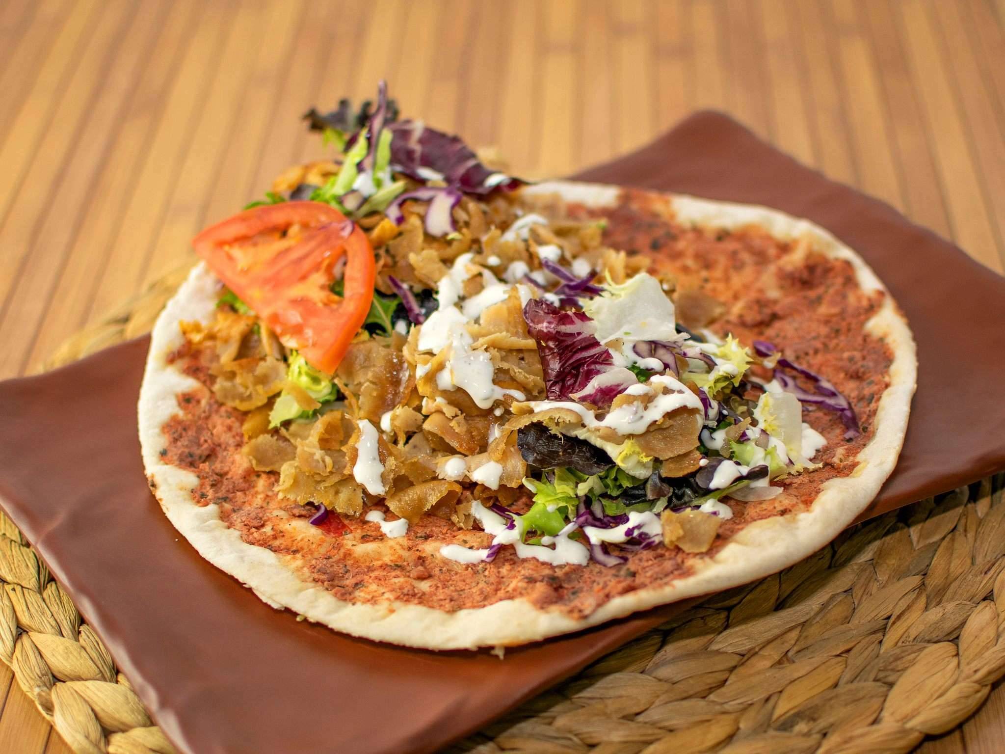 Lahmacum con kebap